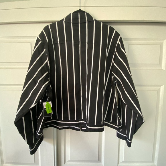 Women’s plus size jacket - Picture 4 of 4